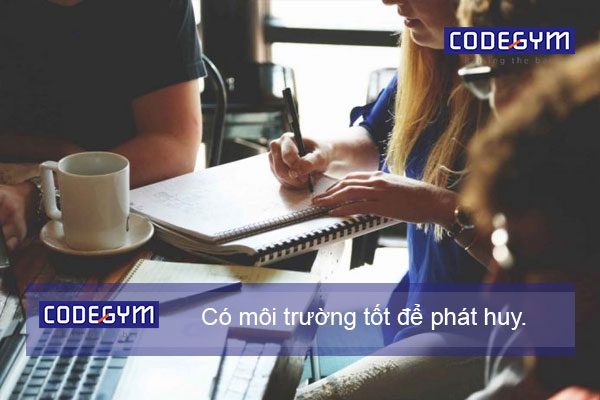 hoc-sinh-cap-3-co-hoc-duoc-coding-bootcamp-khong-1