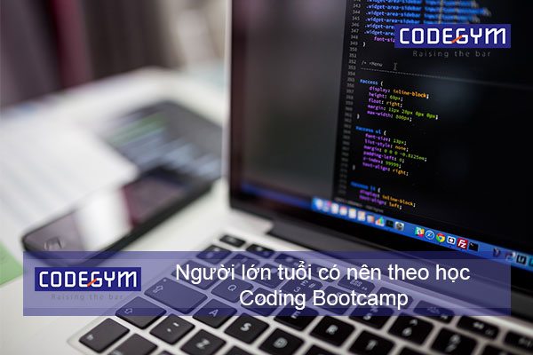 người lớn tuổi có nên theo học coding bootcamp không?