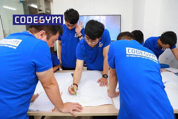 cong-nghe-thong-tin-xet-tuyen-nhung-mon-nao-2