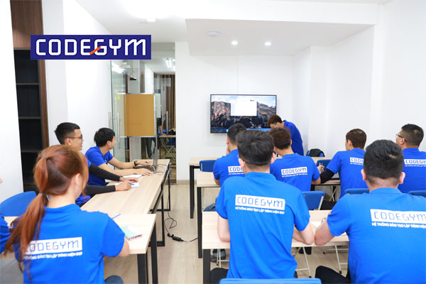 Nên học lập trình ở trung tâm nào