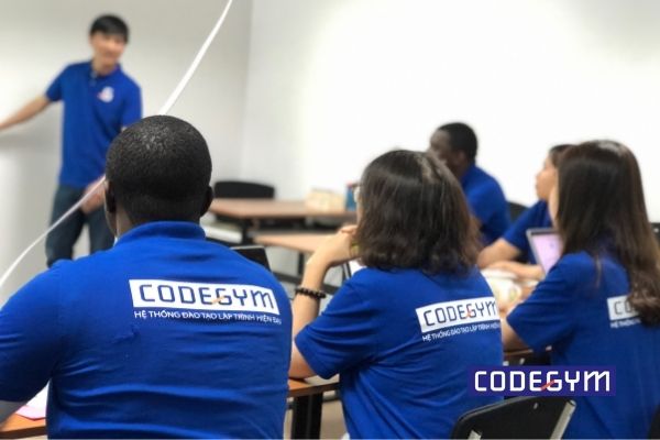 học lập trình CodeGym- Học từ con số 0