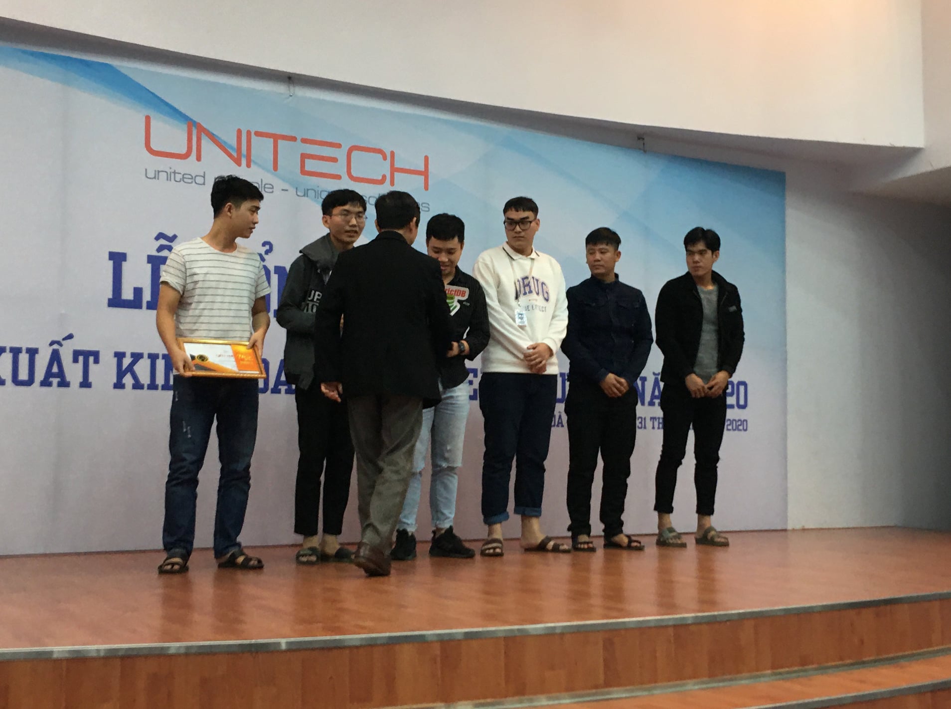 Tay ngang học lập trình