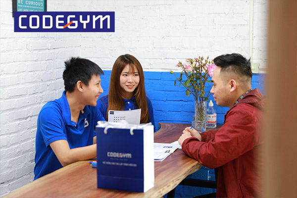 Nên học lập trình tại các trung tâm đào tạo uy tín