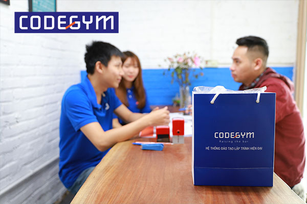 Nên học lập trình web tại CodeGym