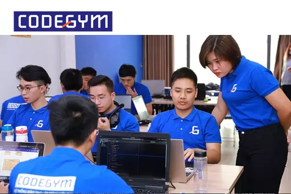 Nên học Javascript tại CodeGym