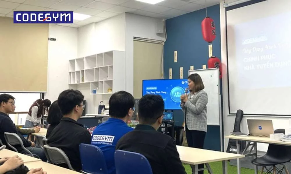 học viên CodeGym thăm doanh nghiệp