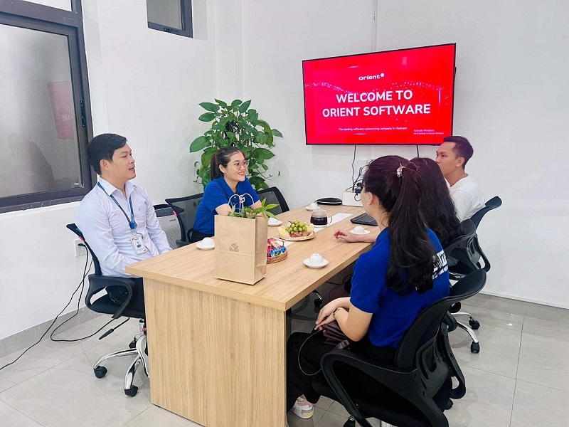 CodeGym Huế thăm Orient Software Huế