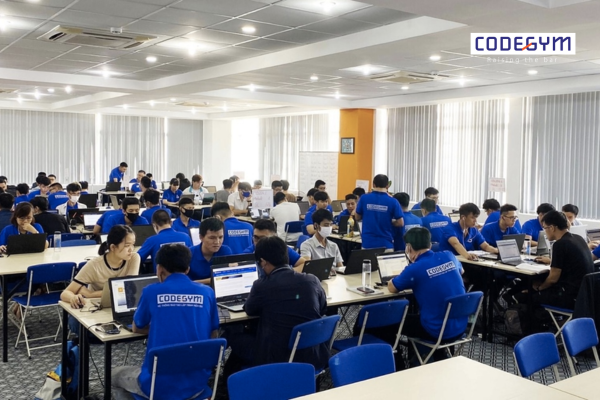 Sinh viên năm nhất nên tìm hiểu nghề Lập trình ngay từ khi còn trên ghế nhà trường
