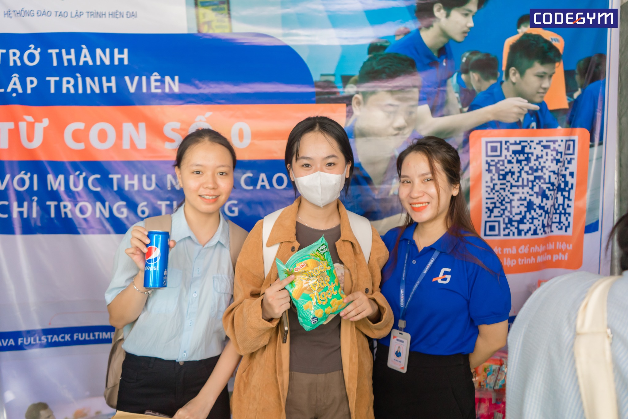 CodeGym Đà Nẵng chào đón Tân sinh viên Trường Đại học Kinh tế