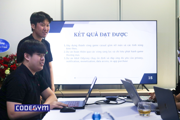 BẢO VỆ DỰ ÁN & TỔNG KẾT CHƯƠNG TRÌNH THỰC TẬP SINH 2025 9